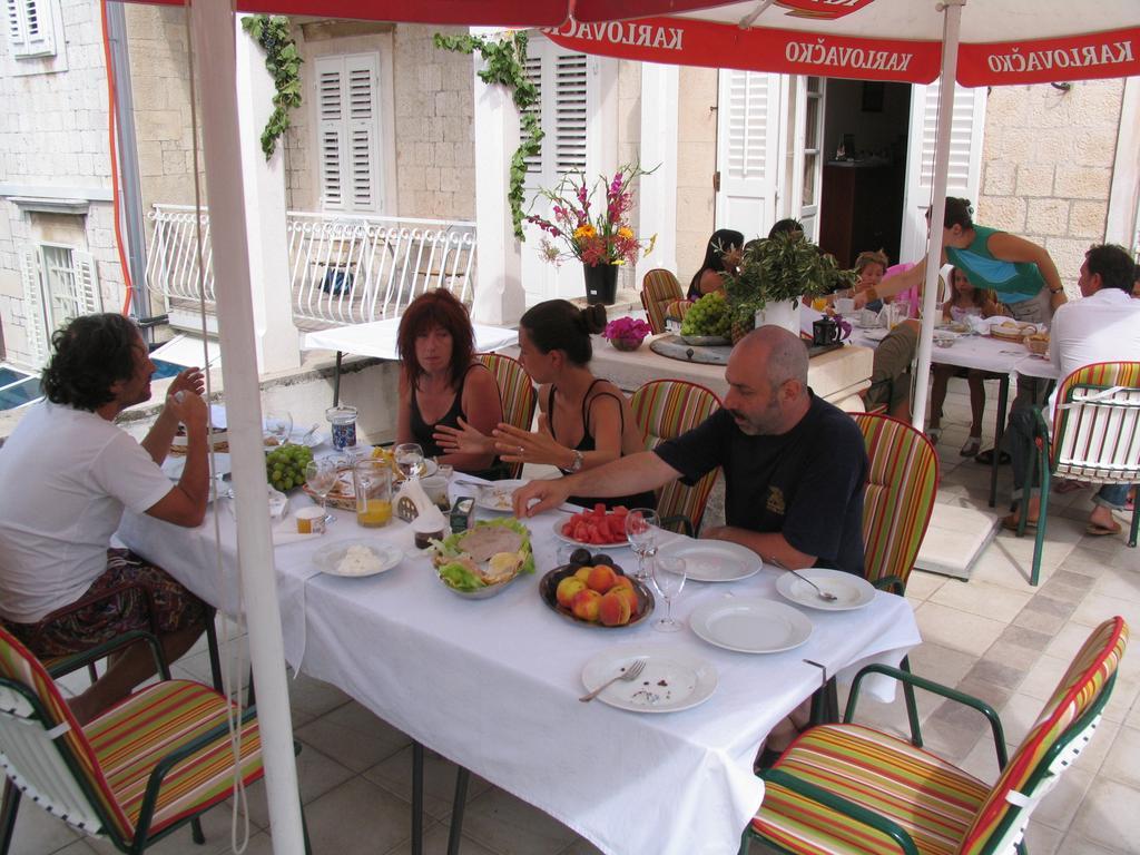 Heritage Hotel Vila Sikaa Trogir Exterior photo