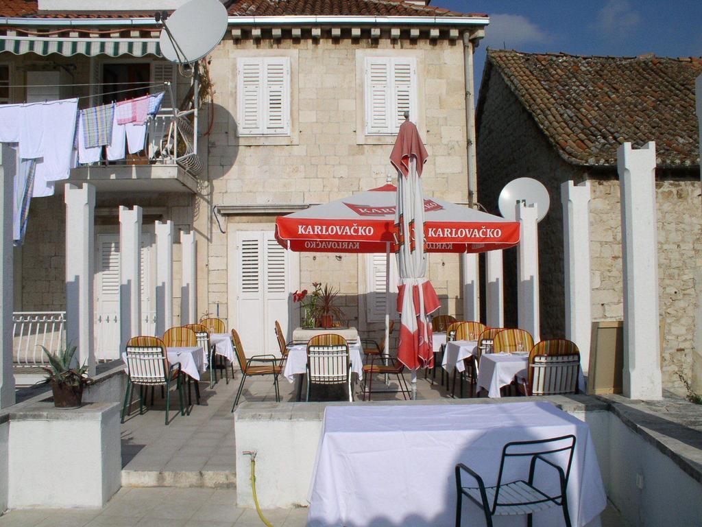 Heritage Hotel Vila Sikaa Trogir Exterior photo