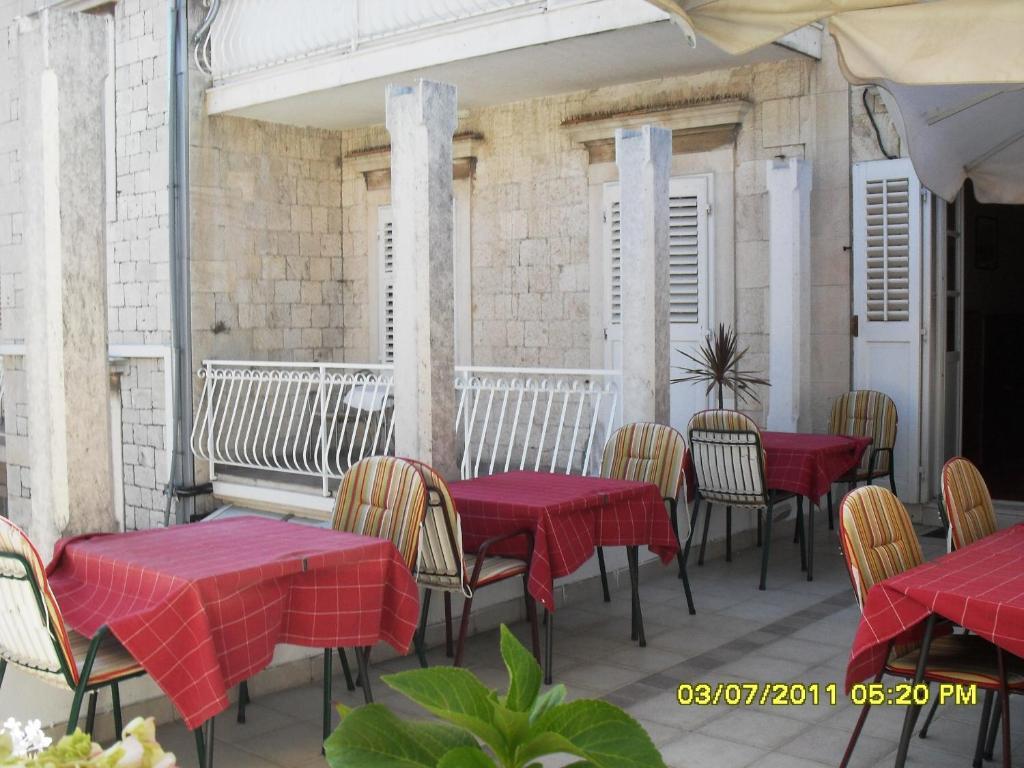 Heritage Hotel Vila Sikaa Trogir Restaurant photo